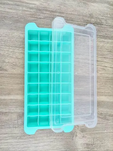 36-Grid Silicone Ice Cube & Jelly Tray with Lid image 3