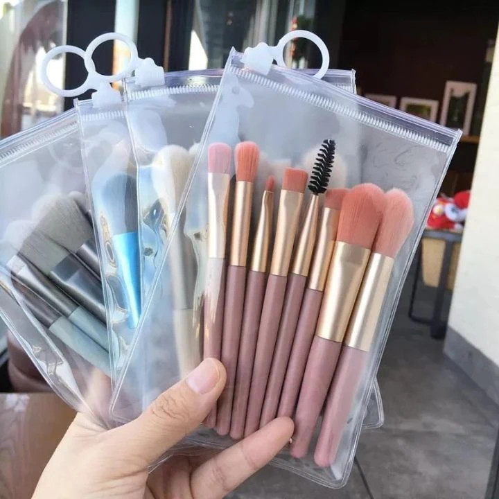 Cute 8 Pcs Makeup Brush Set image 2