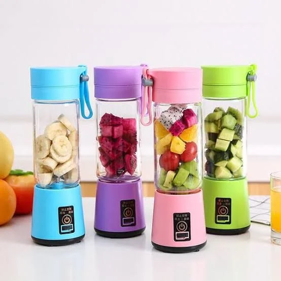 Portable Blender Personal Size Blender for Shakes and Smoothies USB Rechargeable Mini Juicer Cup